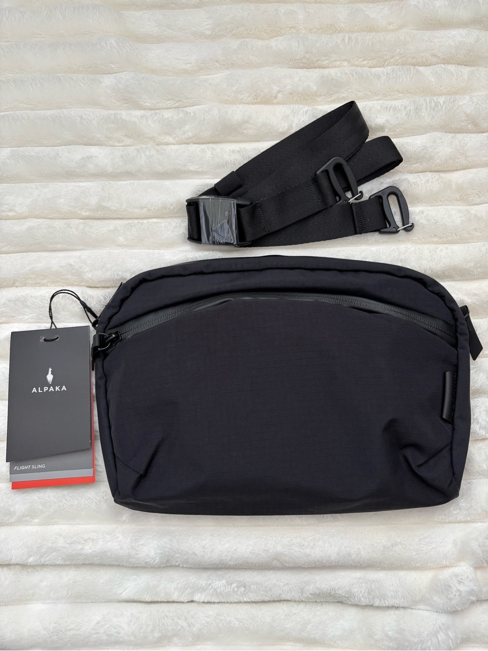 Alpaka - Flight Sling - Black - NWT